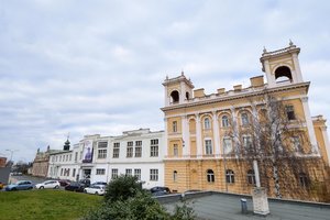 FC0FEF6D-C0C2-4BA3-BED2-4F1016404692