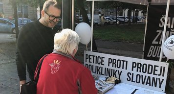 Poliklinika Slovany prodána a vedení města ukazuje Plzeňákům dlouhý nos!